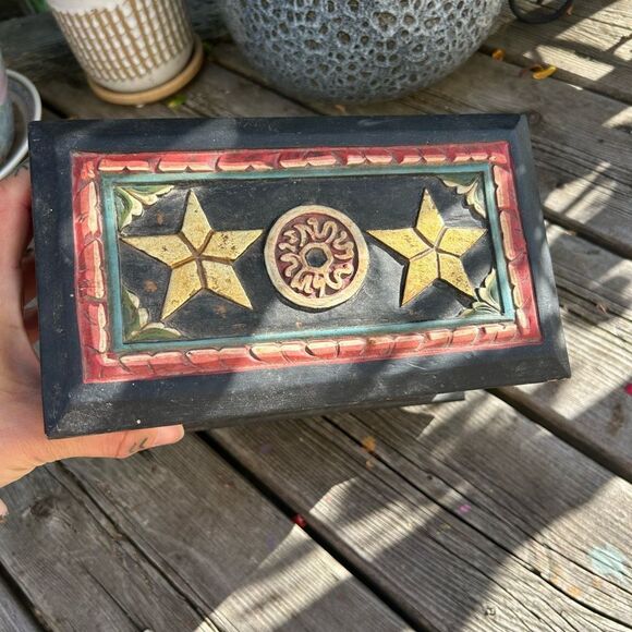 Vintage Indonesian/southeast Asian Keepsake Box Hand Carved Wooden Hand Painted - Picture 8 of 16